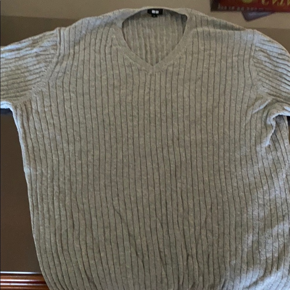 Men’s XL Uniqlo sweater